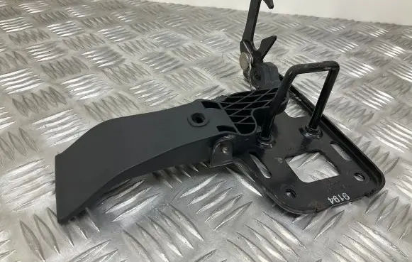 Audi Q5 SQ5 Engine bonnet/hood lock/latch loop/hook 8R0823480