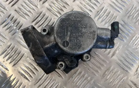Audi A4 S4 B8 8K Fuel injection high pressure pump 06E103535A