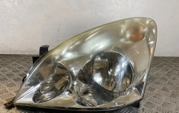 Toyota Corolla Verso AR10 Headlight/headlamp E11200683 000102 0F03