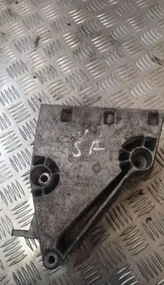 Skoda Fabia Mk1 (6Y) Engine mounting bracket 038199207AJ
