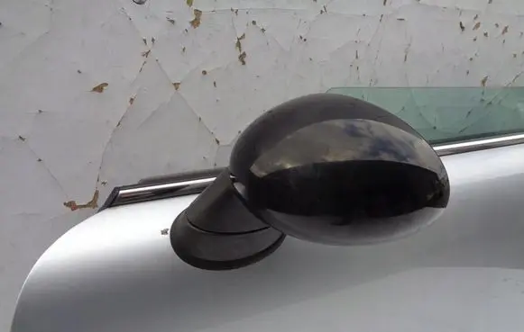 Mini One - Cooper Coupe R56 Front door electric wing mirror