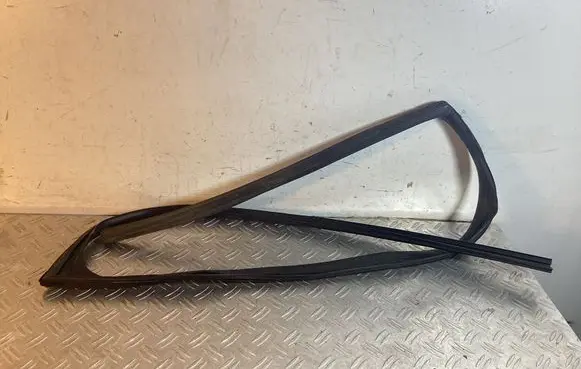 Lexus RX 450H Rubber seal front coupe door 6815148060