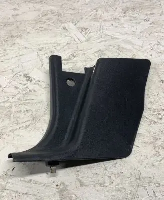 Volkswagen Golf IV Other sill/pillar trim element 8L1867457B
