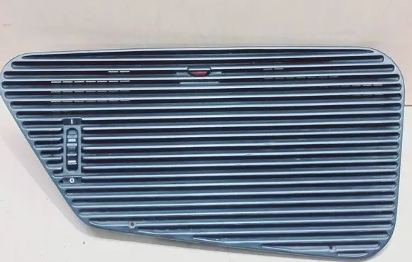 BMW 5 E34 Dash center air vent grill 64221384066