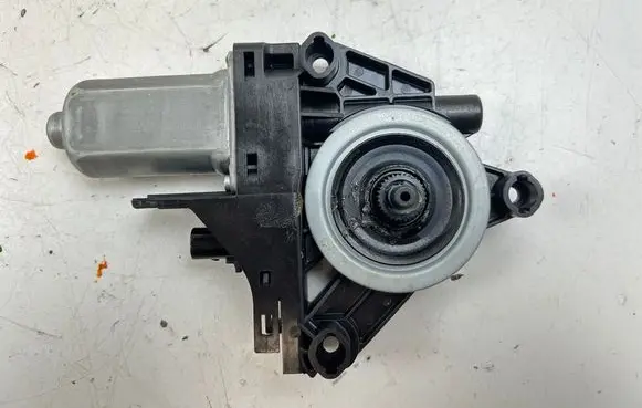 Jeep Grand Cherokee Rear door window regulator motor 931403103