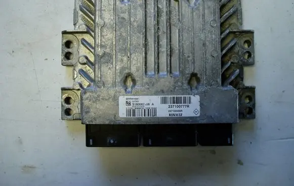 Renault Scenic III - Grand scenic III Engine control unit/module 237100777R S180067109A 237100033R