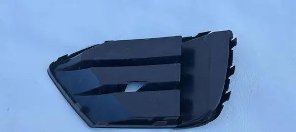 Audi Q3 F3 Front bumper lower grill 83A807681