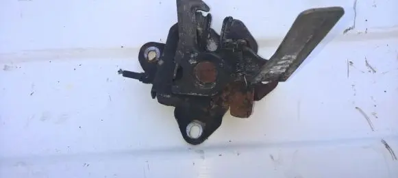 Suzuki Swift I Engine bonnet/hood lock/catch