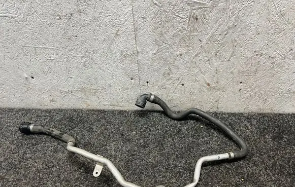 BMW X5 F15 Engine coolant pipe/hose 7646679