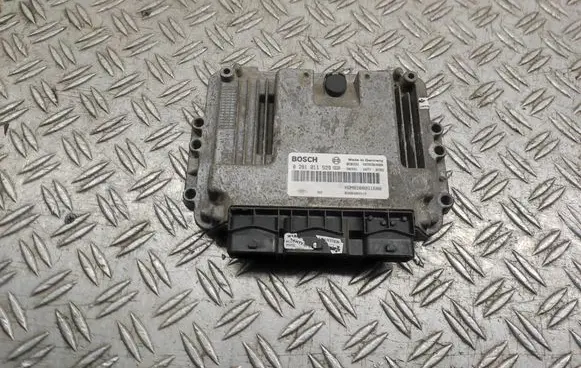 Renault Trafic II (X83) Engine control unit/module 1039S04808 8200389519 0281011529