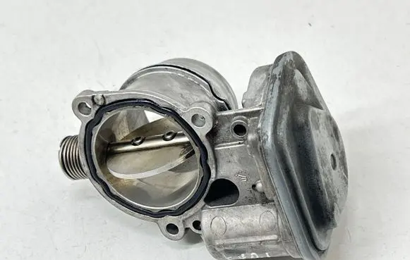 BMW X5 E70 Throttle valve 7804384 B70540424