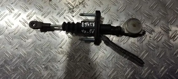 Opel Astra G Clutch master cylinder 90523769