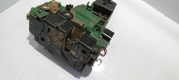 Volkswagen Bora Coupe door lock (next to the handle) 3B1837015AK