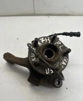 Chrysler PT Cruiser Front wheel hub