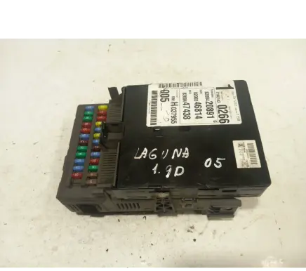 Renault Laguna II Fuse module 8200447438 8200346814 8200420891