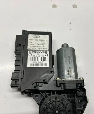 Audi A2 Rear door window regulator motor 8Z0959801B