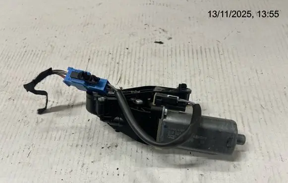 Mercedes-Benz GL X164 Seat adjustment motor 0390203206
