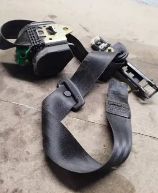 Audi A4 S4 B5 8D Front seatbelt 8D0857706D 560308200