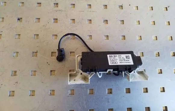 Audi A5 8T 8F Sensor 8K0951177