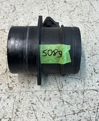 Skoda Octavia Mk2 (1Z) Mass air flow meter 0281002461 074906461B