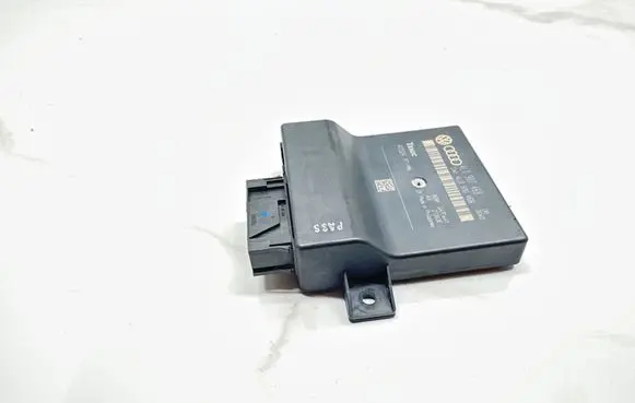 Audi A6 Allroad C6 Gateway control module 4L0907468 4L0910468