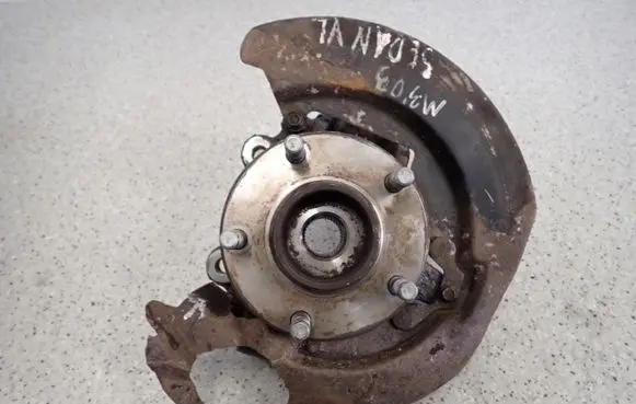 Mazda 3 I Front wheel hub spindle knuckle 