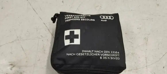 Audi A3 S3 8V First aid kit 8j7860282