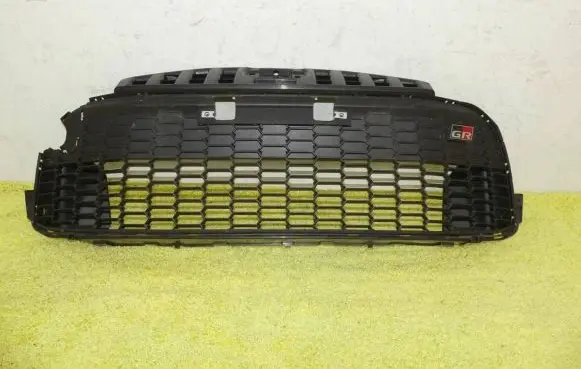 Toyota GT 86 Front bumper upper radiator grill 57731CC080