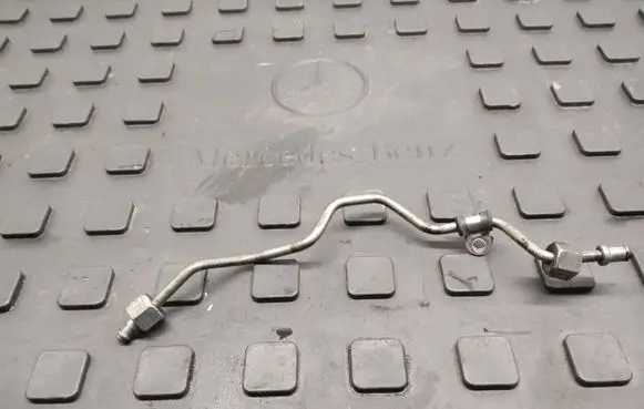 Mercedes-Benz GLK (X204) Fuel injector supply line/pipe 