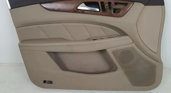 Mercedes-Benz CLS C218 AMG Front door card panel trim
