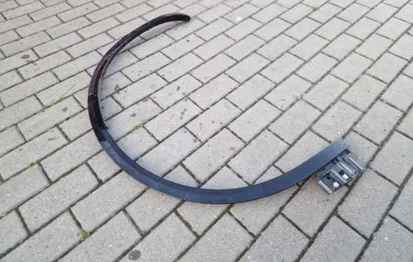 Front arch trim