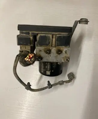 Volkswagen Golf IV ABS Pump 1C0907379E 10096003133 00006065D0