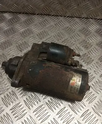 Volkswagen Golf III Starter motor 0086016980
