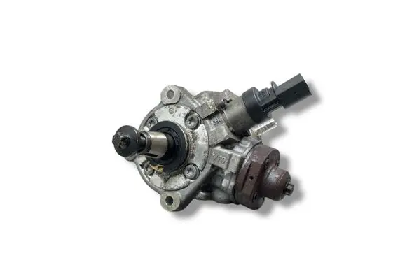 BMW 1 E82 E88 Fuel injection high pressure pump 0445010506 7797874