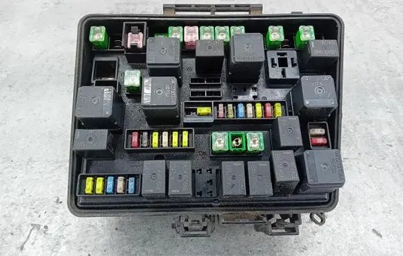 Chrysler Pacifica Fuse box set P05082054AA