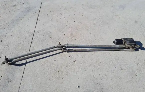 Mitsubishi Eclipse Front wiper linkage and motor MR322150 24007642 218991