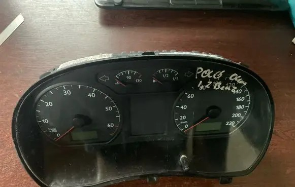 Volkswagen Golf IV Speedometer (instrument cluster) 6Q0920800P