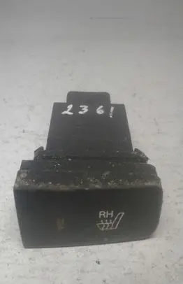 Hyundai Tucson JM Seat heating switch 933402E001
