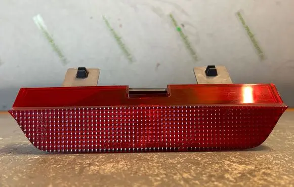 Toyota RAV 4 (XA20) Third/center stoplight E139798