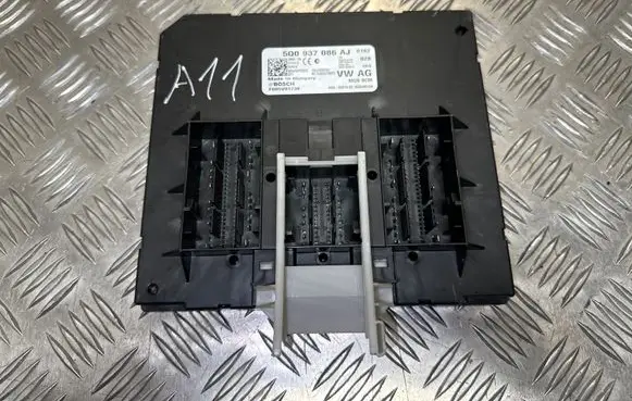 Volkswagen PASSAT B8 Comfort/convenience module 5Q0937086AJ