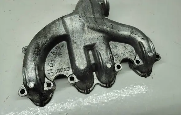 Volkswagen Golf V Intake manifold 03G129713K