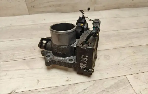 Toyota Corolla Verso E121 Throttle valve 8967221020
