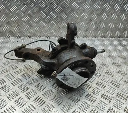 Renault Master III Front wheel hub 400151061R