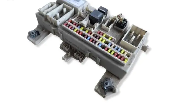 Ford Focus Fuse module 4M5T14A073DJ 00105096 519100804