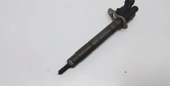 Volvo S60 Fuel injector 31303238
