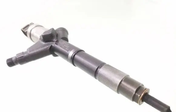 Nissan Primera Fuel injector 16600AU600 04D 11716