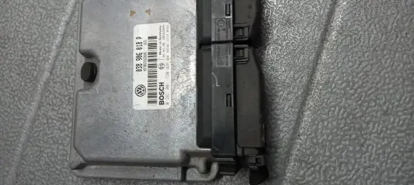 Volkswagen PASSAT B5 Engine control unit/module ECU
