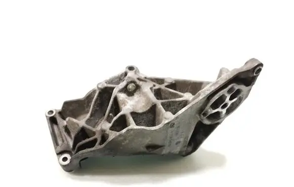 Jaguar XJ X350 Generator/alternator bracket 4R8010239