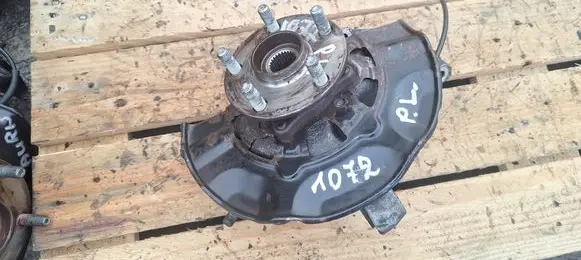 Toyota Prius (NHW20) Front wheel hub