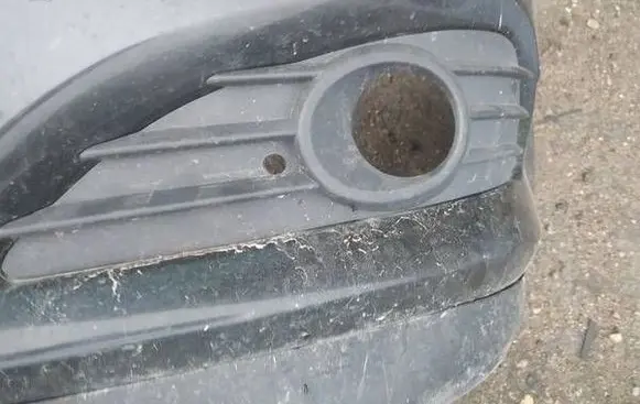Opel Astra H Front bumper lower grill
